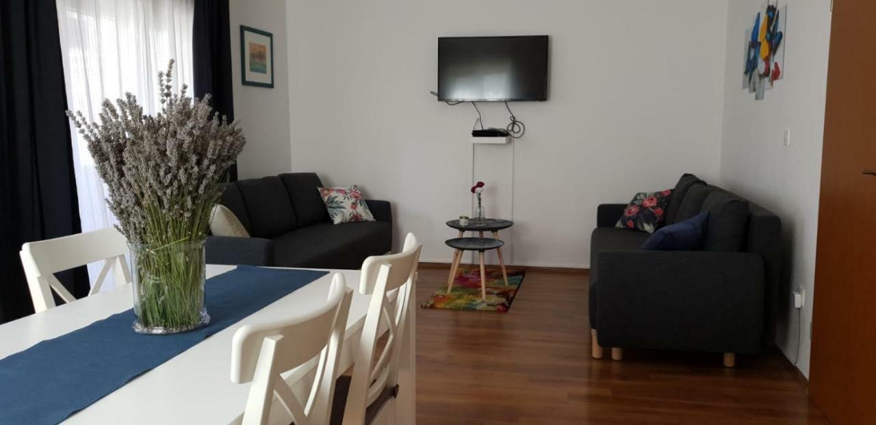 Central, Spacious, Great View Χβαρ Εξωτερικό φωτογραφία